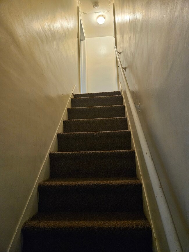 Photo - 215 7th St NE