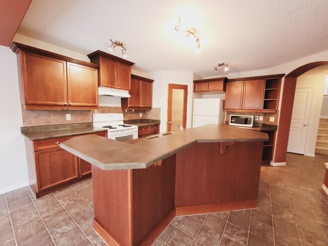 Photo - 1796 Melrose Crescent SW