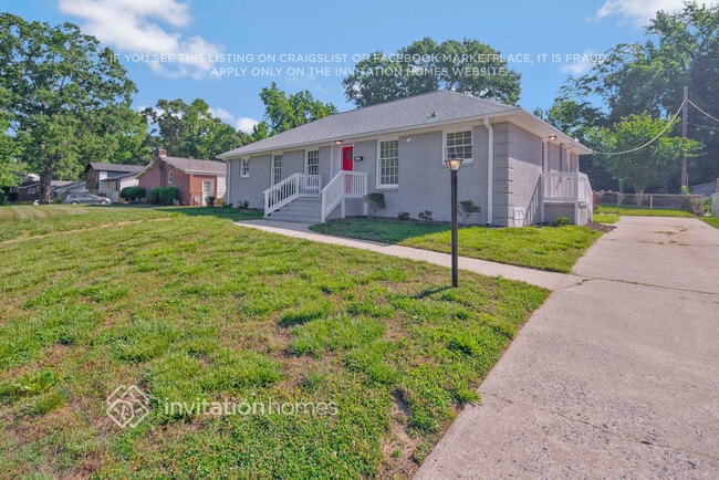 Building Photo - 4213 Gladstone Ln