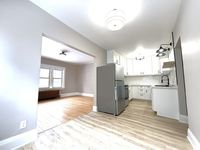 Building Photo - 1532 S 64th St