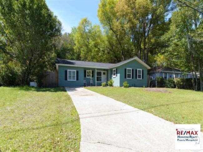 Building Photo - Move in ready beauty! Rental