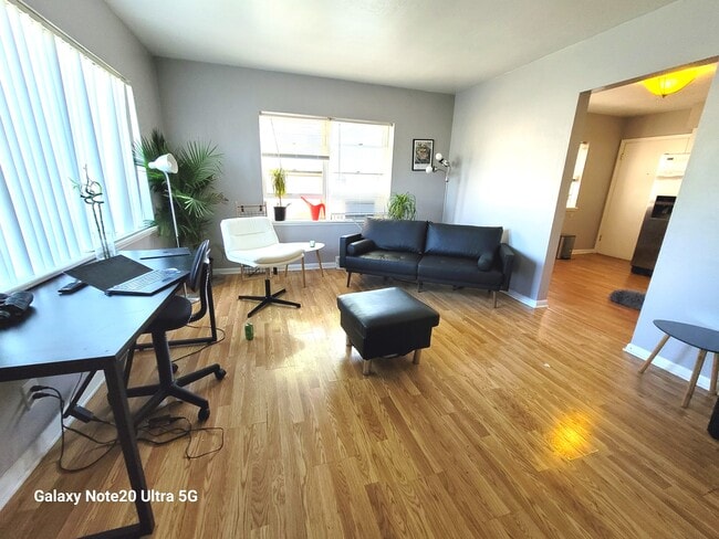 Photo - 3401 S Howell Ave Unit 2