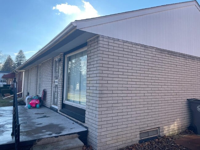 Building Photo - 3514 Spruce St