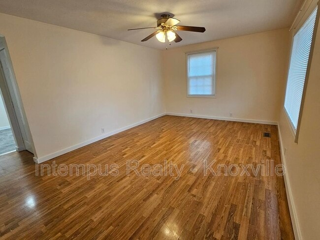 Photo - 323 Chickamauga Ave