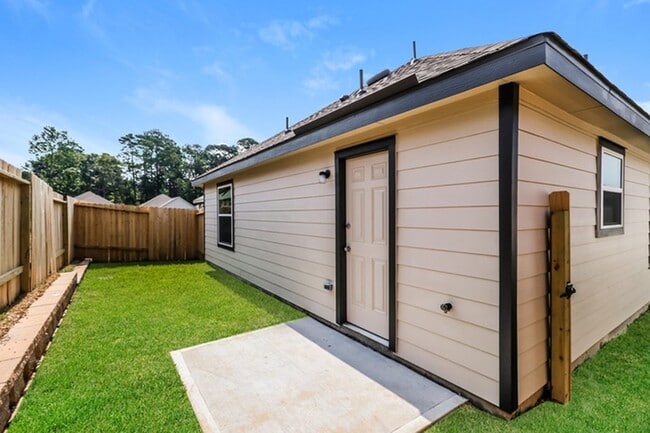 Photo - 2418 Flathead Dr