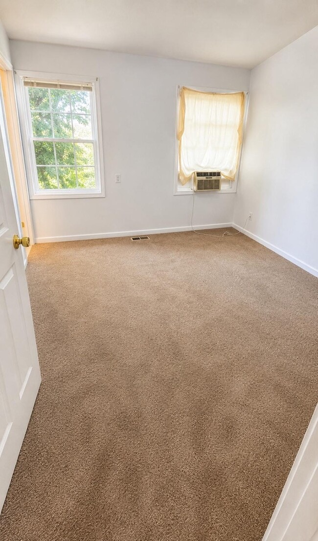 Photo - 203 W Park Dr