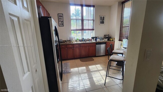 Photo - 2 br, 2 bath Condo - 3001 NE 185th St Apt 135 Unit Apt 135