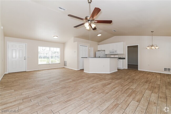 Building Photo - 2908 SW 16th Pl Rental