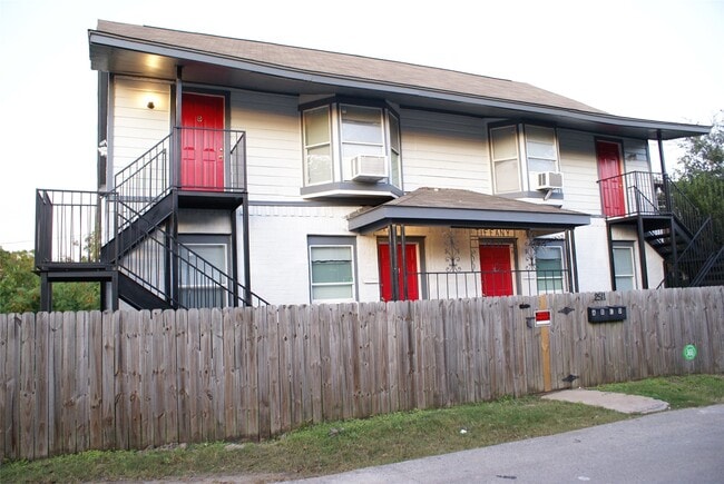 Building Photo - 2511 Rosalie St Unit D