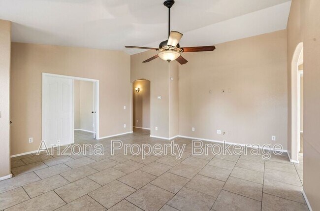 Photo - 919 E Monteleone St