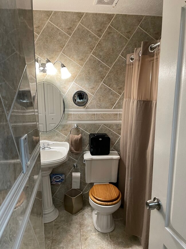 Photo - 6570 W 2nd Ct Apartamentos Unidad 01