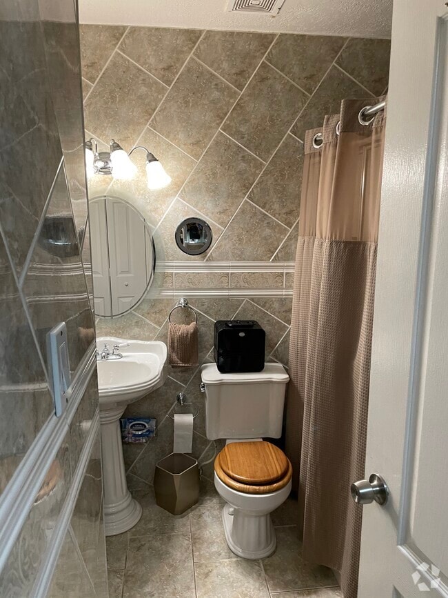 Building Photo - 6570 W 2nd Ct Unit 01 Rental