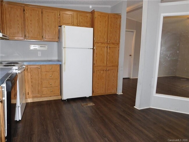 Photo - 710 Lowland Dairy Rd