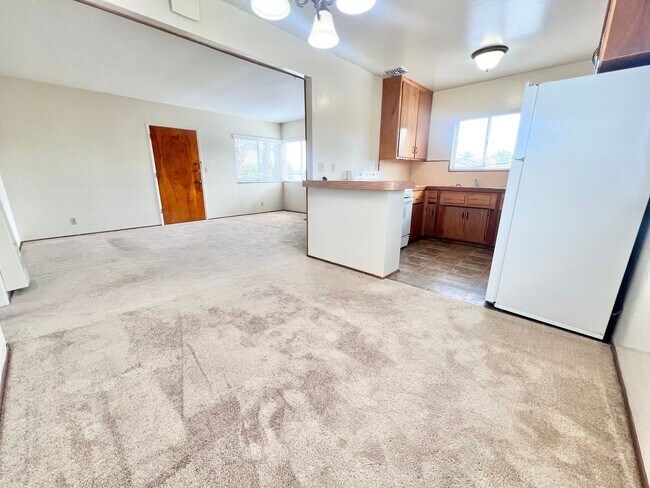 Photo - Spacious 2 Bed, 1 Bath with Vintage Charm & Garage – Quiet Top-Floor Unit Unit 800 Roswell #4