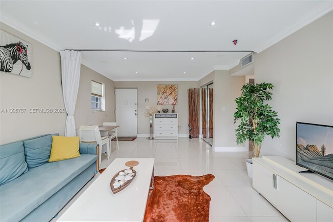 Photo - 618 Euclid Ave Unit 204