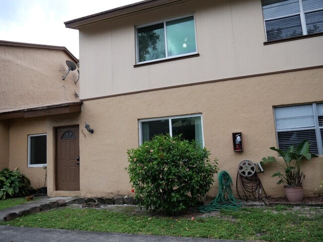 Building Photo - 7091 W Sunrise Blvd Unit 7091