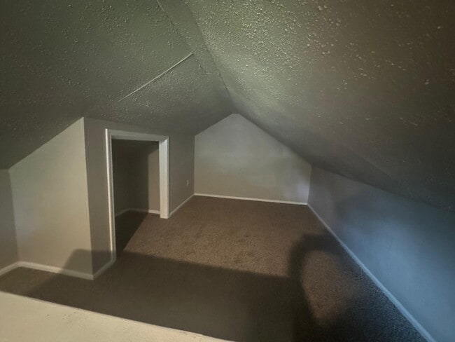 Photo - 4845 University Pl