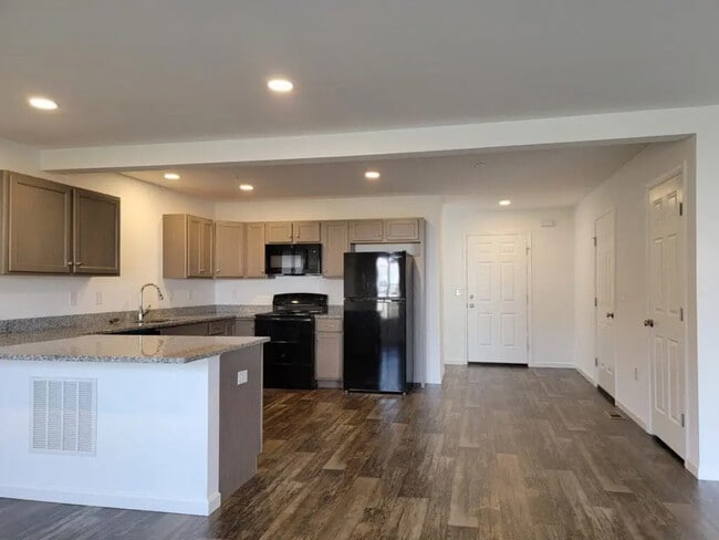 Photo - 126 Robert Cir