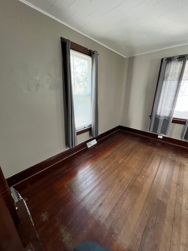 Photo - 2279 Foye St