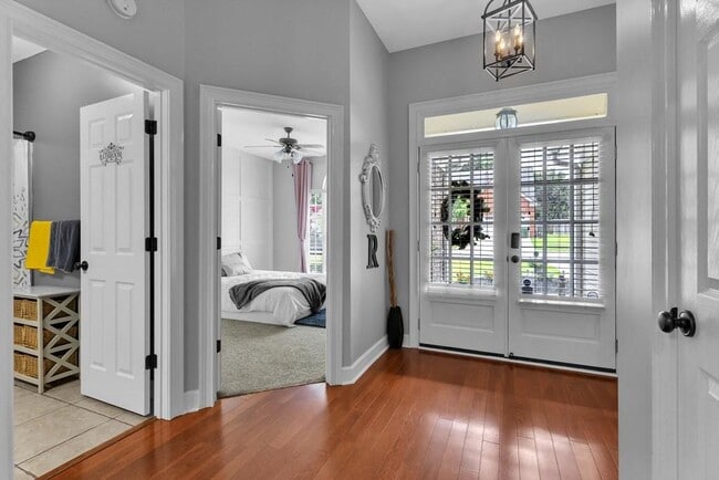 3811 Napa Dr