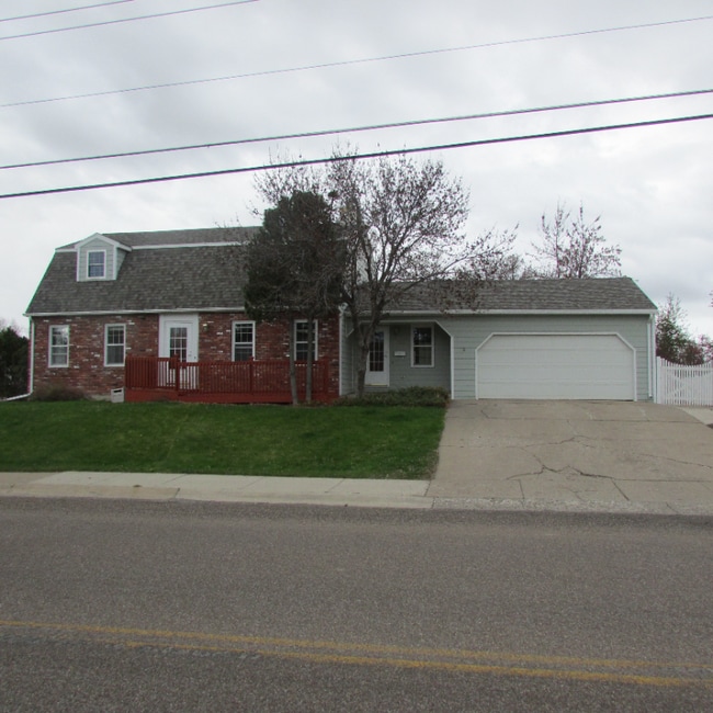 Building Photo - 2700 Carmel Dr