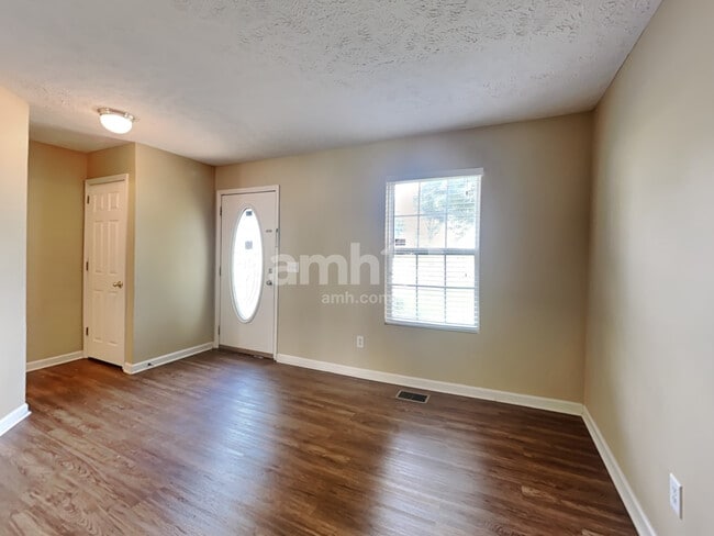 Photo - 2315 Hayward Ln