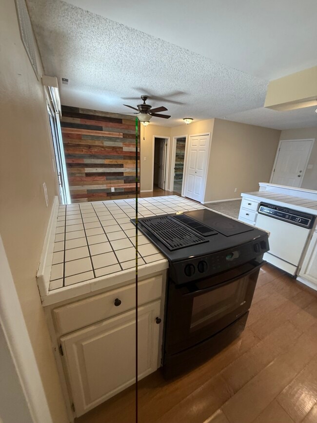 Photo - 6155 Little Pine Cir