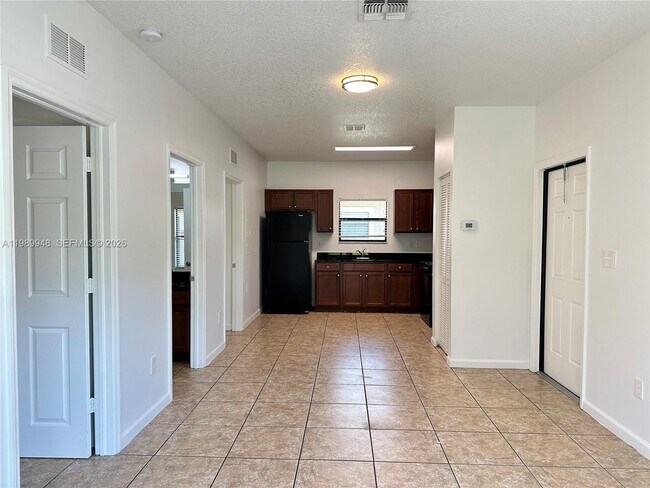 Photo - 1027 NE 10th Ave Unit 3