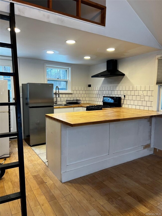 Photo - 45 Shady Ln Unidad Cottage