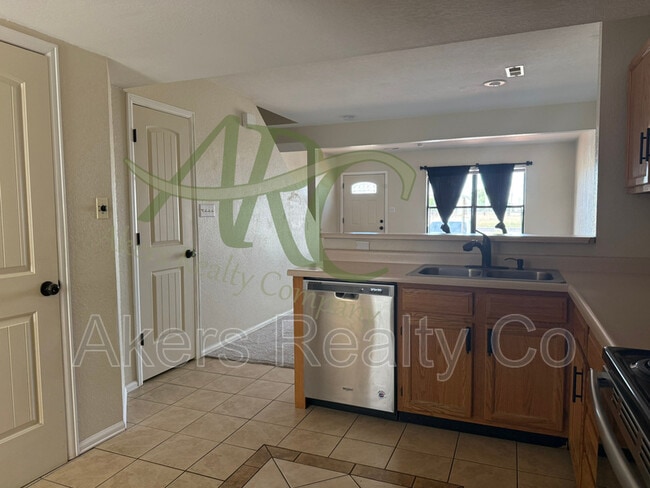 Photo - 182 E Spaulding Ave