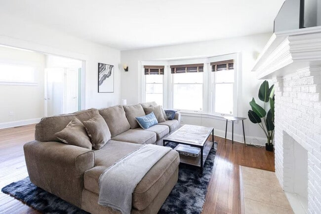 Photo - 1501 E 105th St Unidad ID1290647P