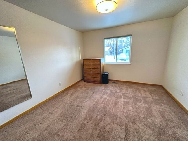 Photo - South Anchorage Home with Fenced in Yard & In Unit Laundry
