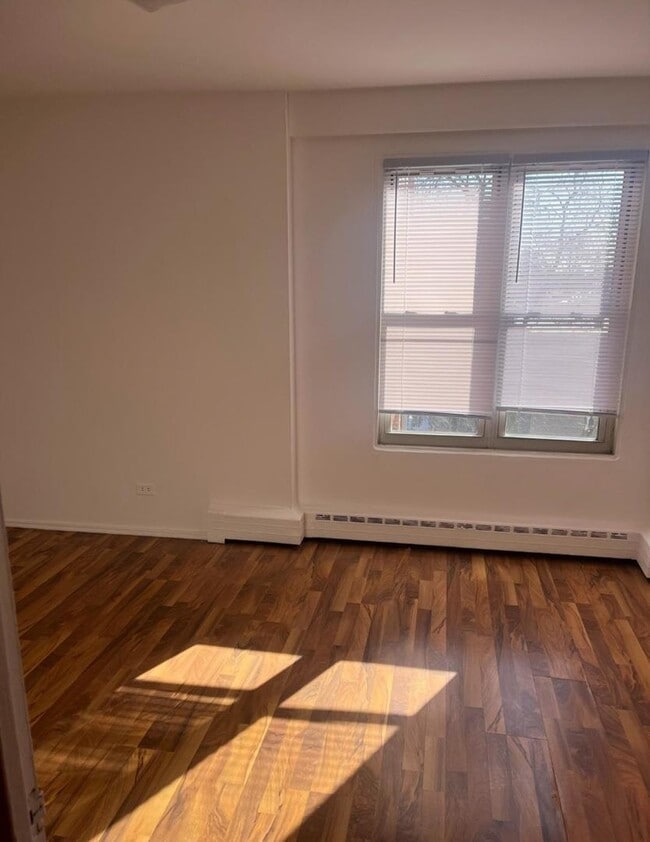 Photo - 2600 W Berwyn Ave