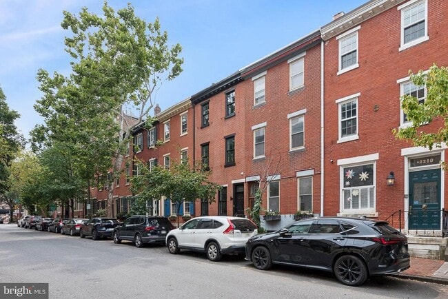 Building Photo - 2218 Locust St