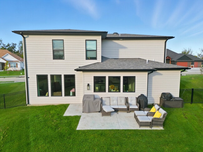 Photo - 704 Angels Rst Wy