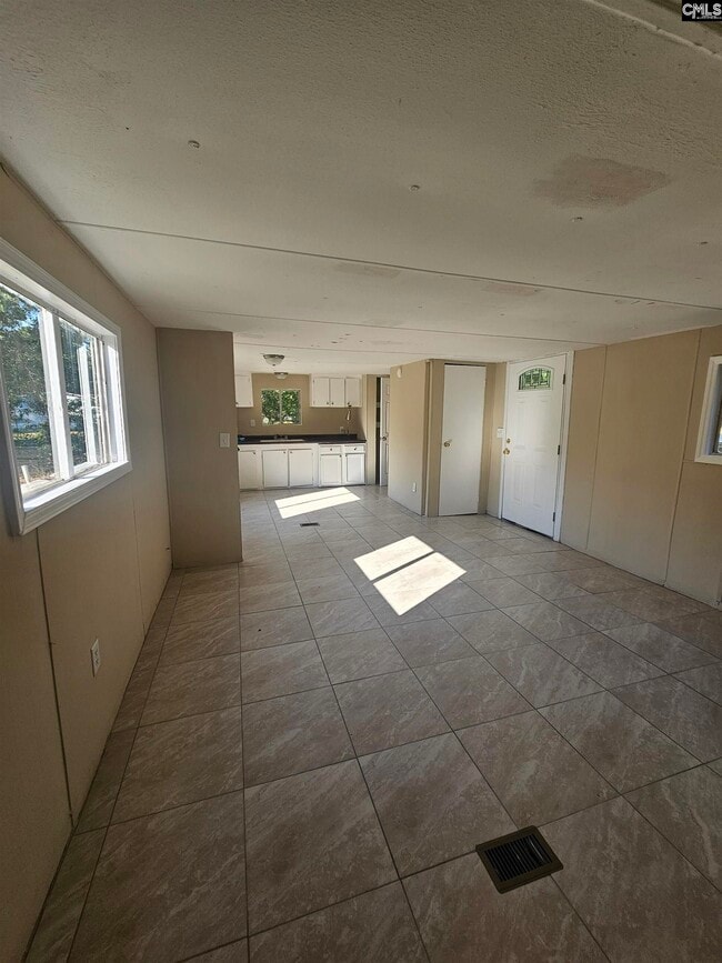 Photo - 119 E Woods Ct