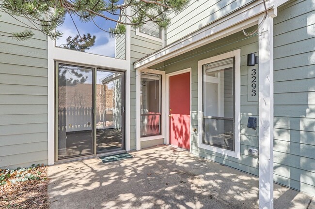 Photo - Updated 2 BED/1 BATH Boulder Condo in Shan... Unit B10