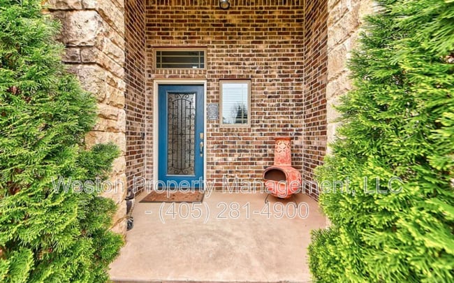 Photo - 300 SW 171st St