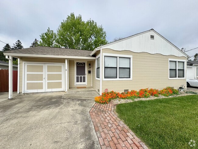 Building Photo - 3 Bedrooms, 1 1/2 Bathrooms, Classic Napa ... Rental