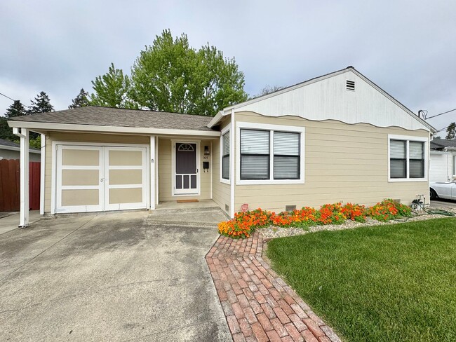 3 Bedrooms, 1 1/2 Bathrooms, Classic Napa ... - 3 Bedrooms, 1 1/2 Bathrooms, Classic Napa ... Casa