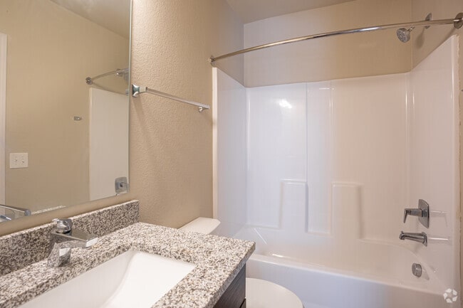 3BR, 3.5BA - 1329 SF