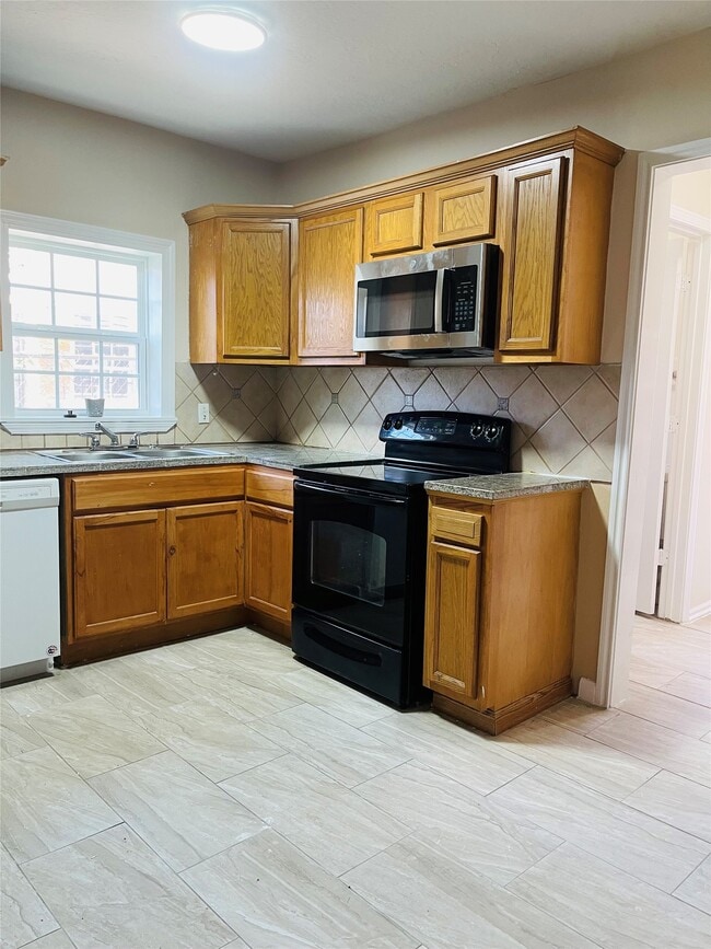 Photo - 2422 Eagle St