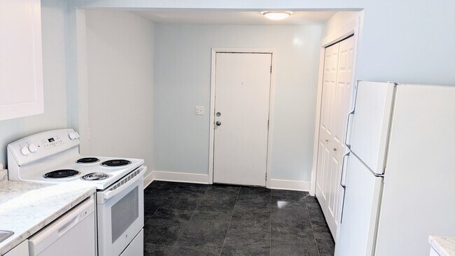 Photo - 322 W Maple St Unit #1