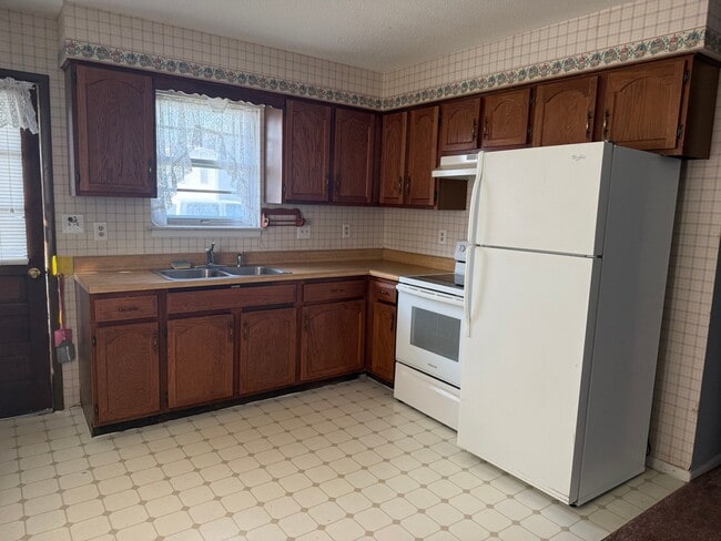 Photo - 202 E Broadway Unit B