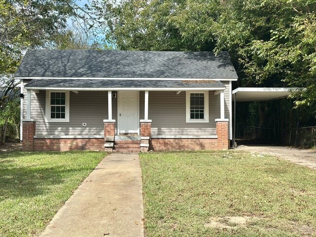 Building Photo - Recently Renovated 2-Bedroom Home in Hende...