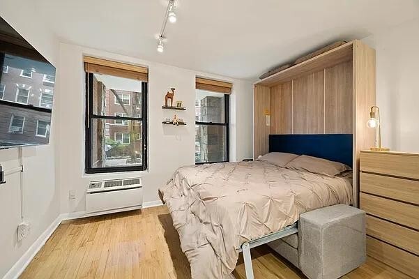 Photo - 315 W 55th St Unidad 1D