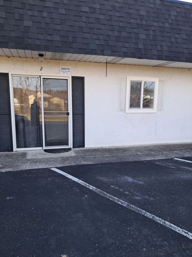 Building Photo - Frankfort Hwy- Fridley Unit 2