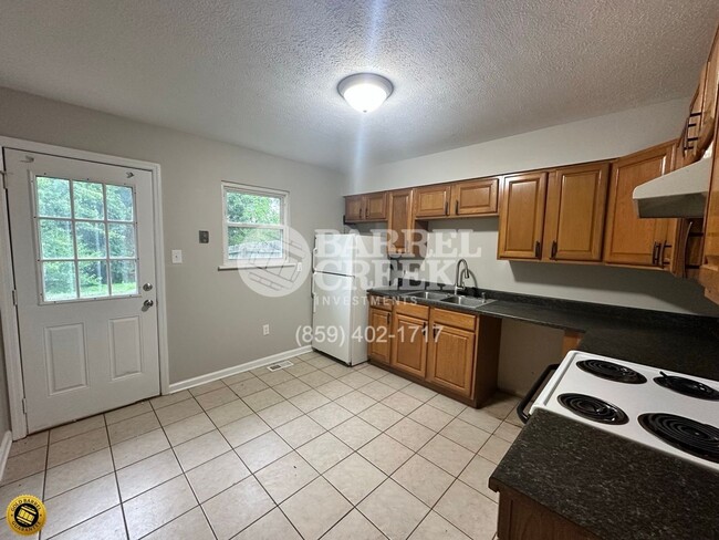 Photo - 308 Bond St Unit 308 Bond Street left