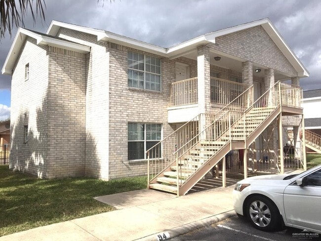 Building Photo - 19 Lilia Dr