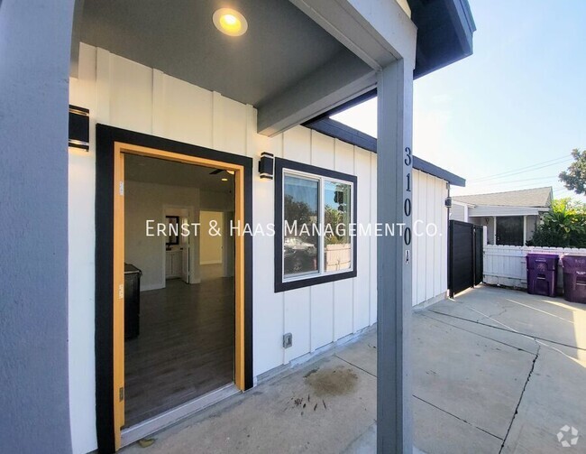 Building Photo - Fantastic 2 Bedroom 2 Bath Cozy House in C... Unit A